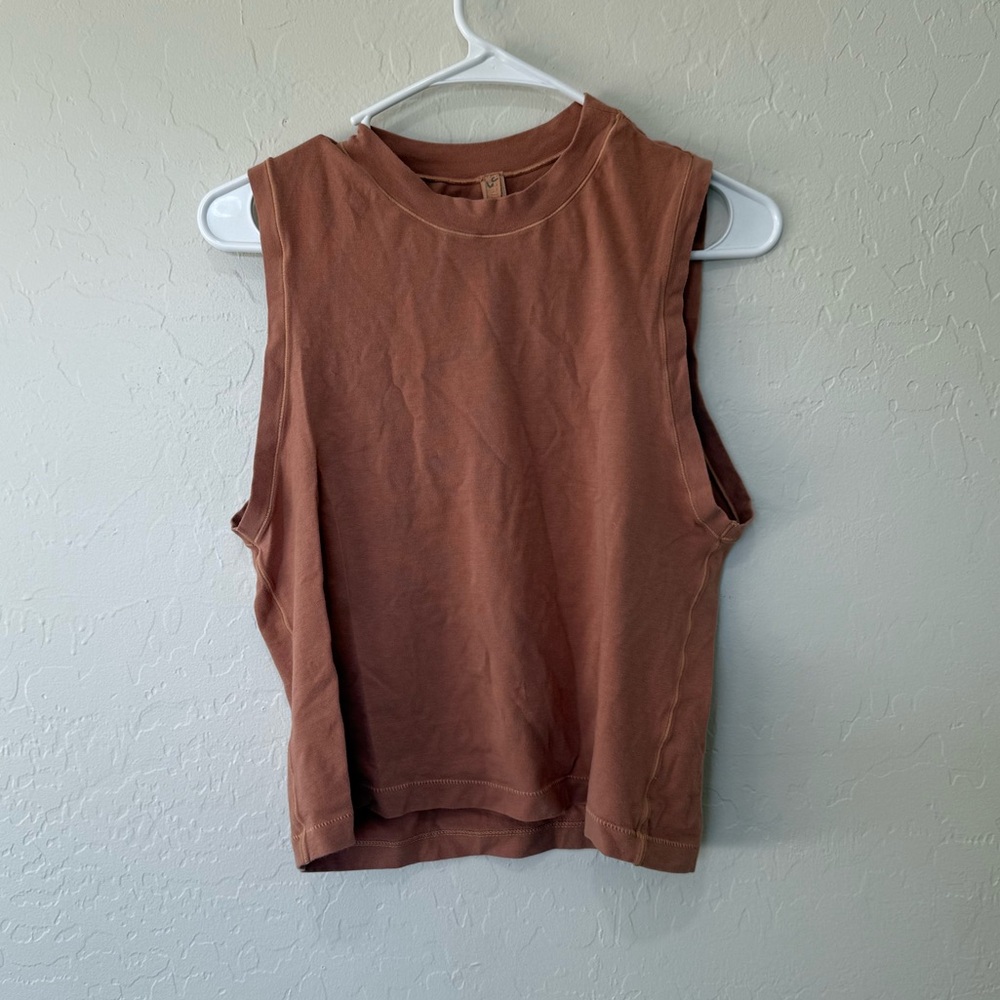 SKIMS Sleeveless Tan Muscle Tee
